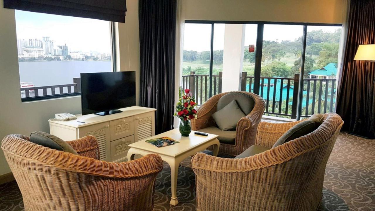 Mines Beach Resort Hotel Seri Kembangan Exterior photo