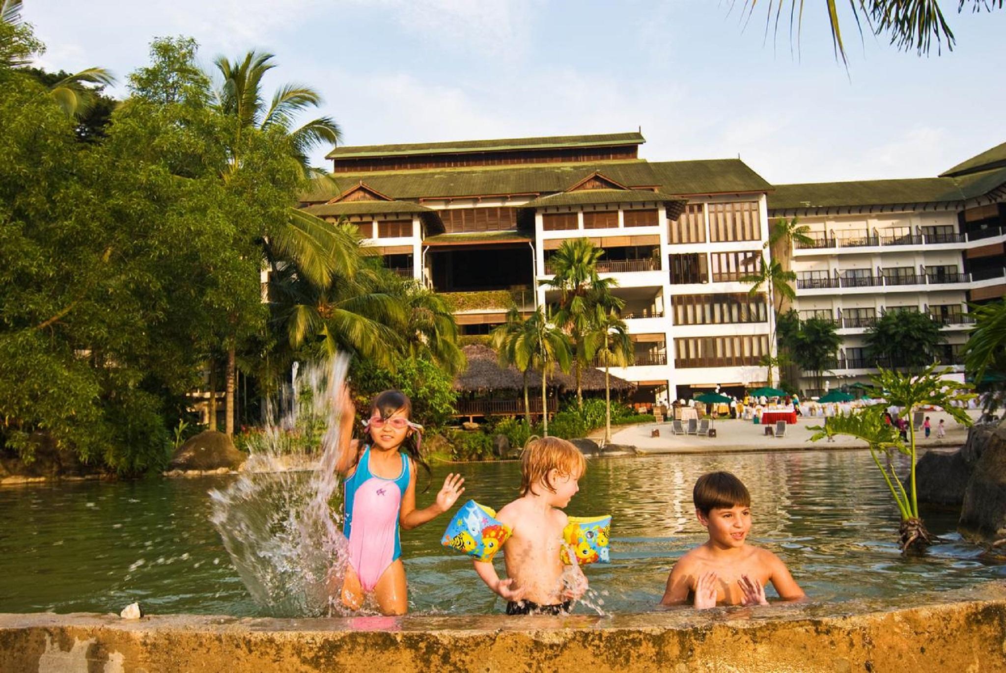 Mines Beach Resort Hotel Seri Kembangan Exterior photo
