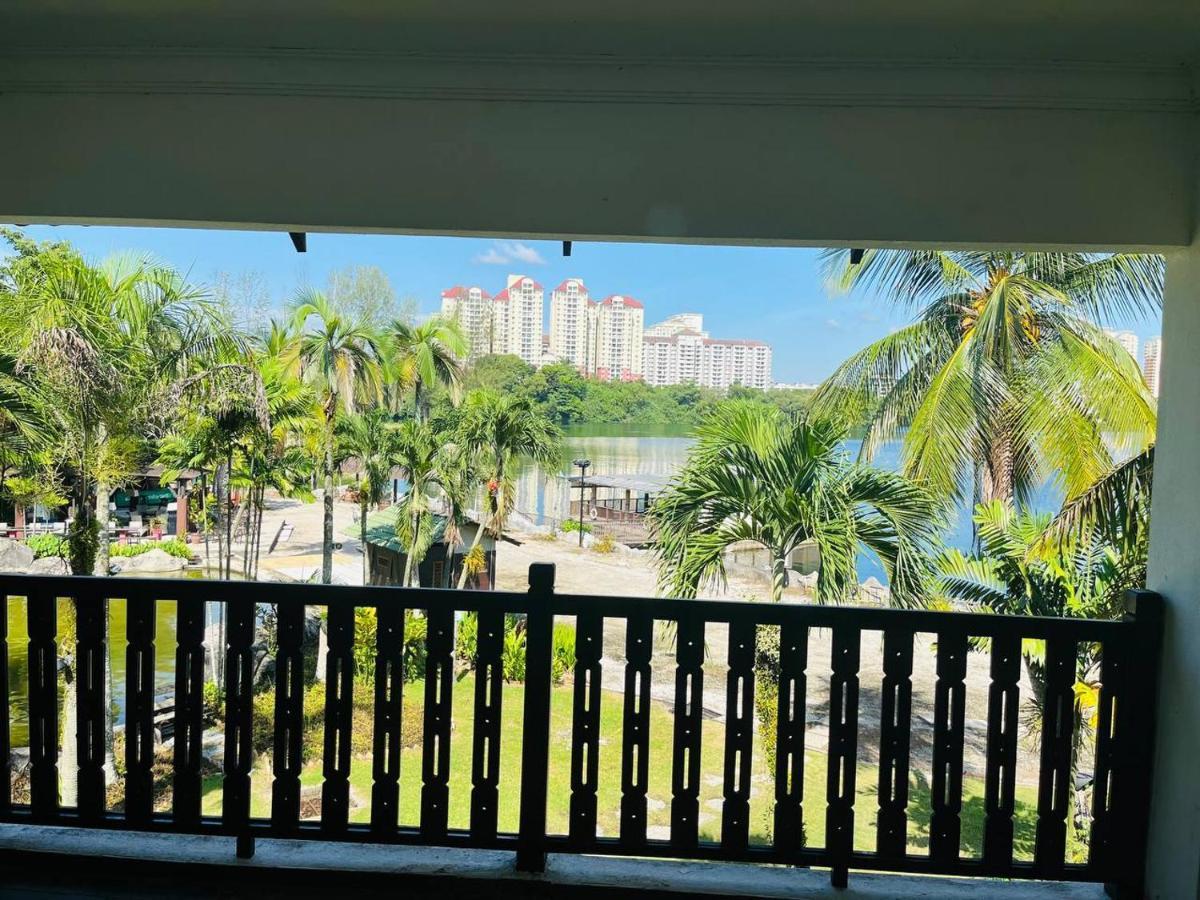 Mines Beach Resort Hotel Seri Kembangan Exterior photo