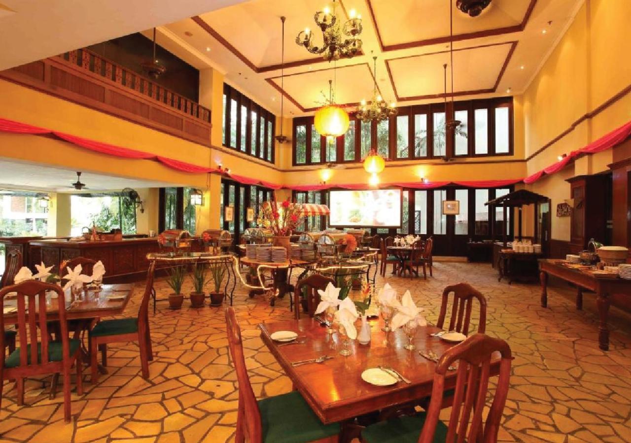 Mines Beach Resort Hotel Seri Kembangan Exterior photo